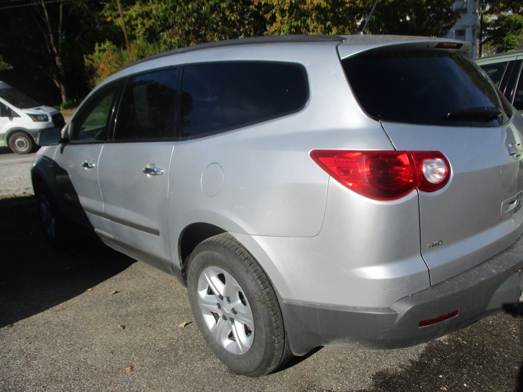 Photo 4 of this CHEVROLET TRAVERSE