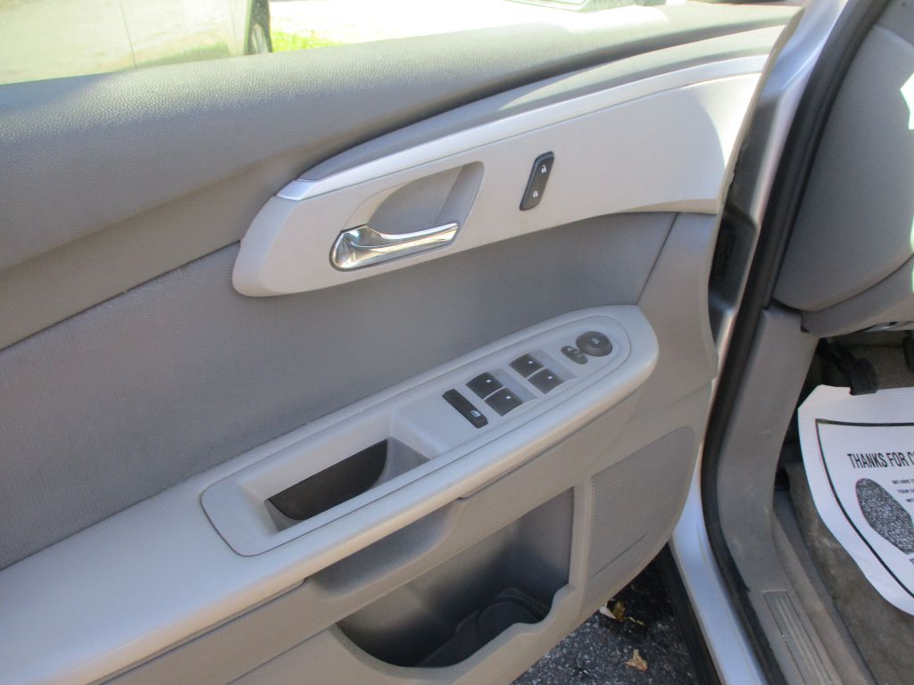 Photo 8 of this CHEVROLET TRAVERSE