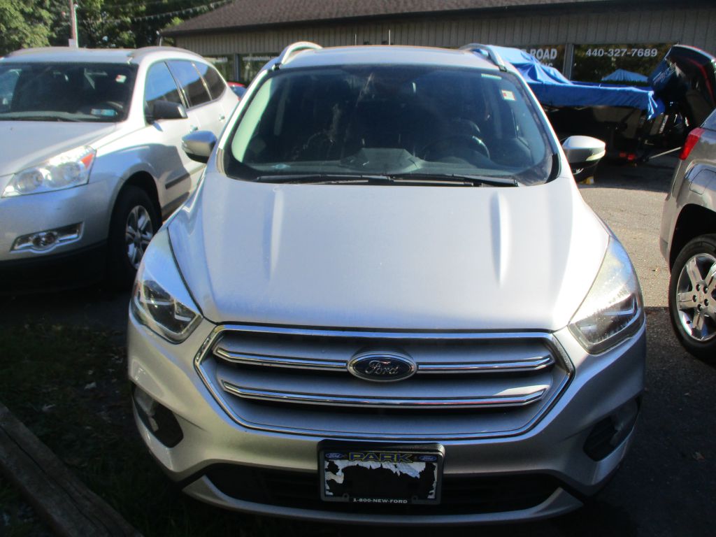 Photo 2 of this FORD ESCAPE