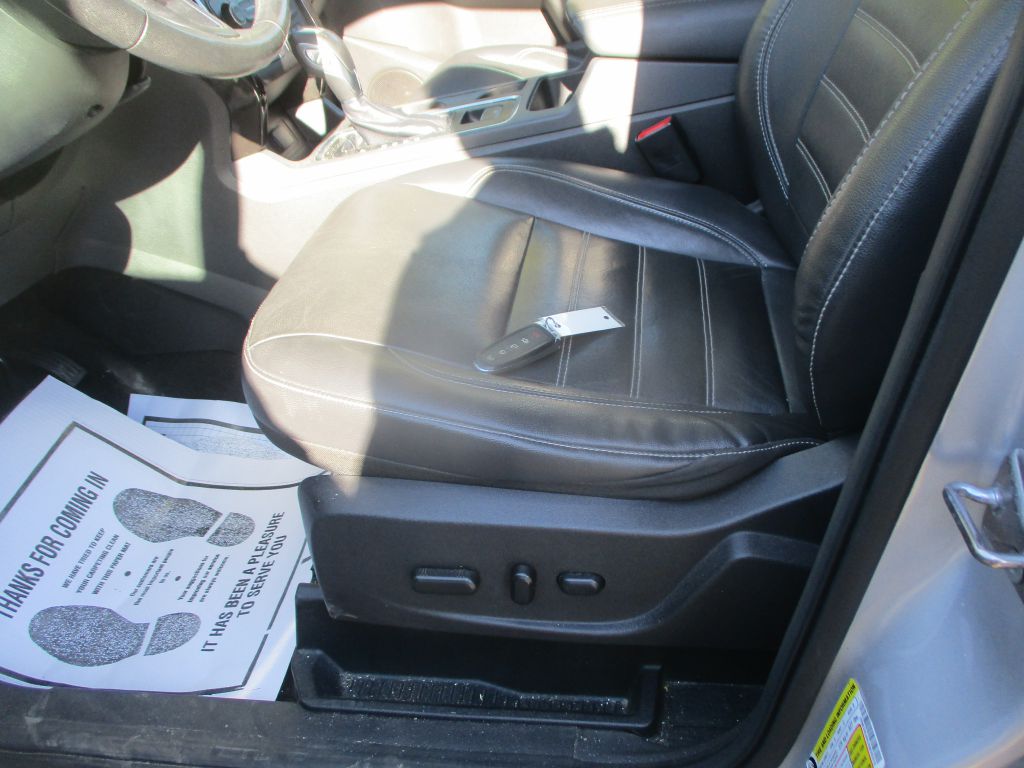 Photo 10 of this FORD ESCAPE