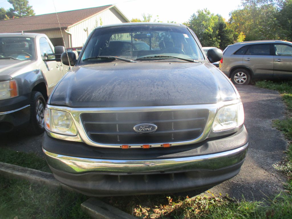Photo 2 of this FORD F-150 HERITAGE
