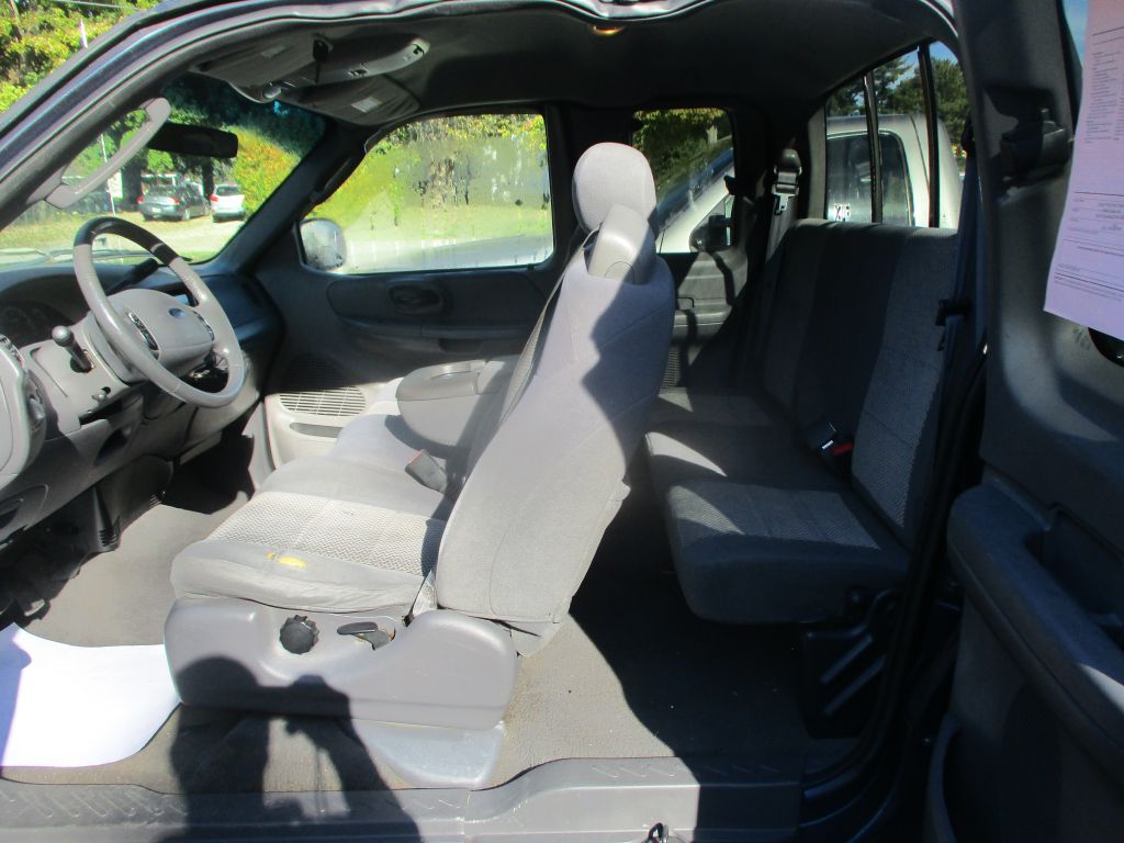 Photo 8 of this FORD F-150 HERITAGE