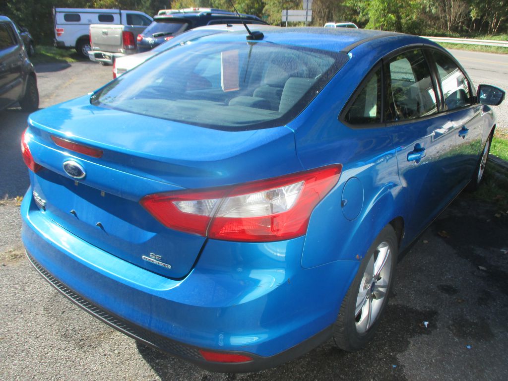 Photo 5 of this FORD FOCUS