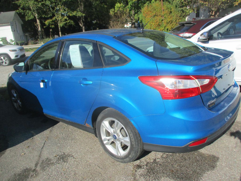 Photo 7 of this FORD FOCUS