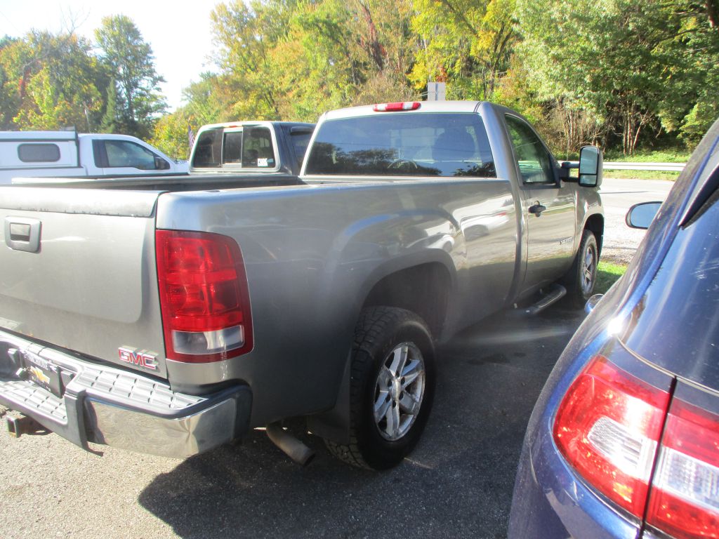 Photo 8 of this GMC SIERRA