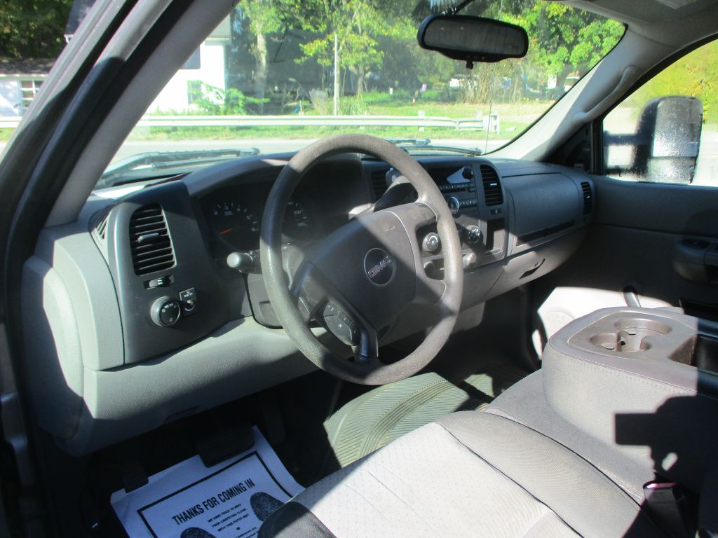 Photo 9 of this GMC SIERRA