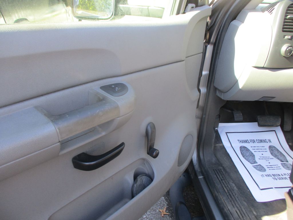Photo 10 of this GMC SIERRA