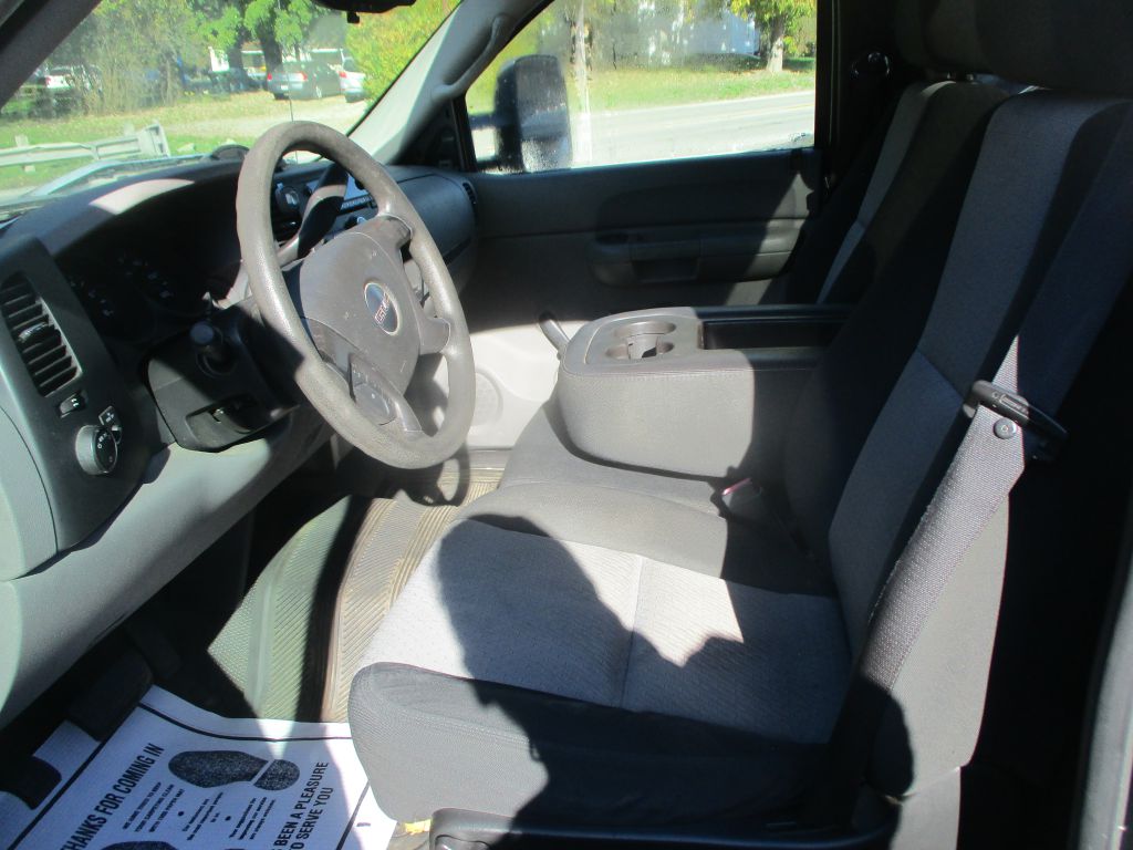 Photo 11 of this GMC SIERRA