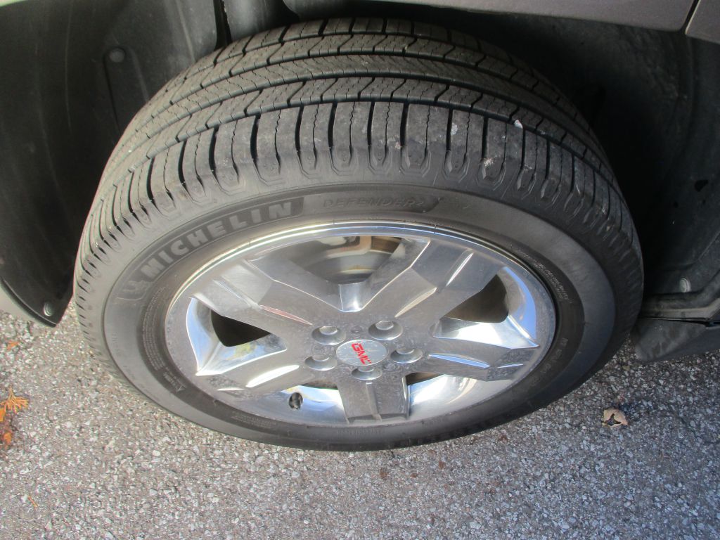 Photo 3 of this GMC TERRAIN