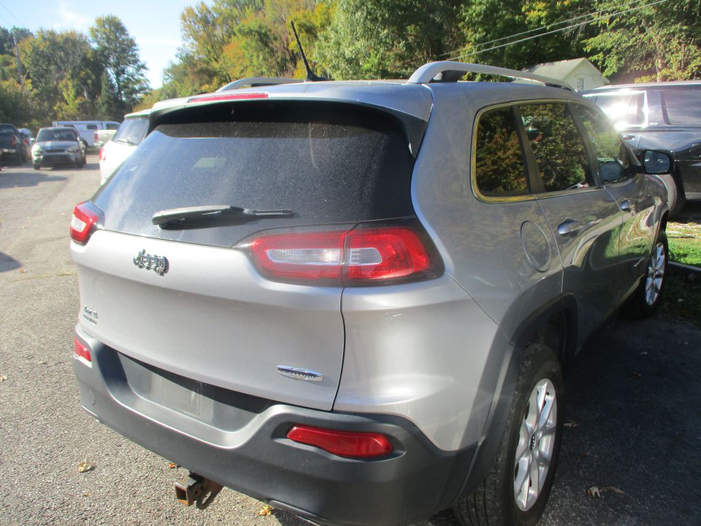Photo 5 of this JEEP CHEROKEE