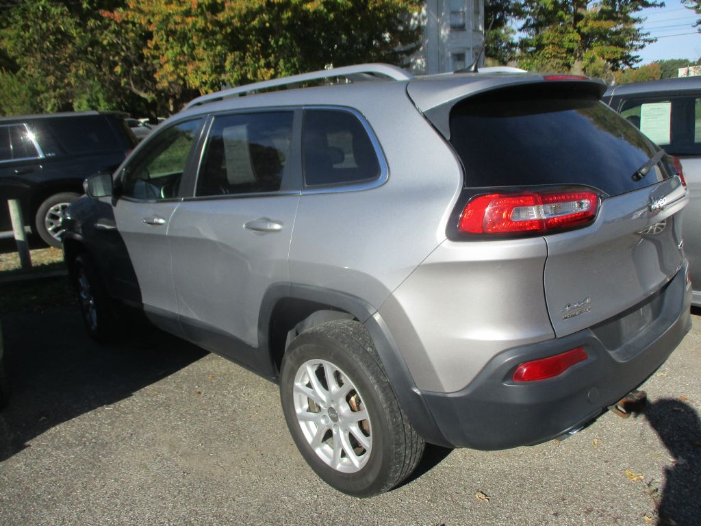 Photo 6 of this JEEP CHEROKEE