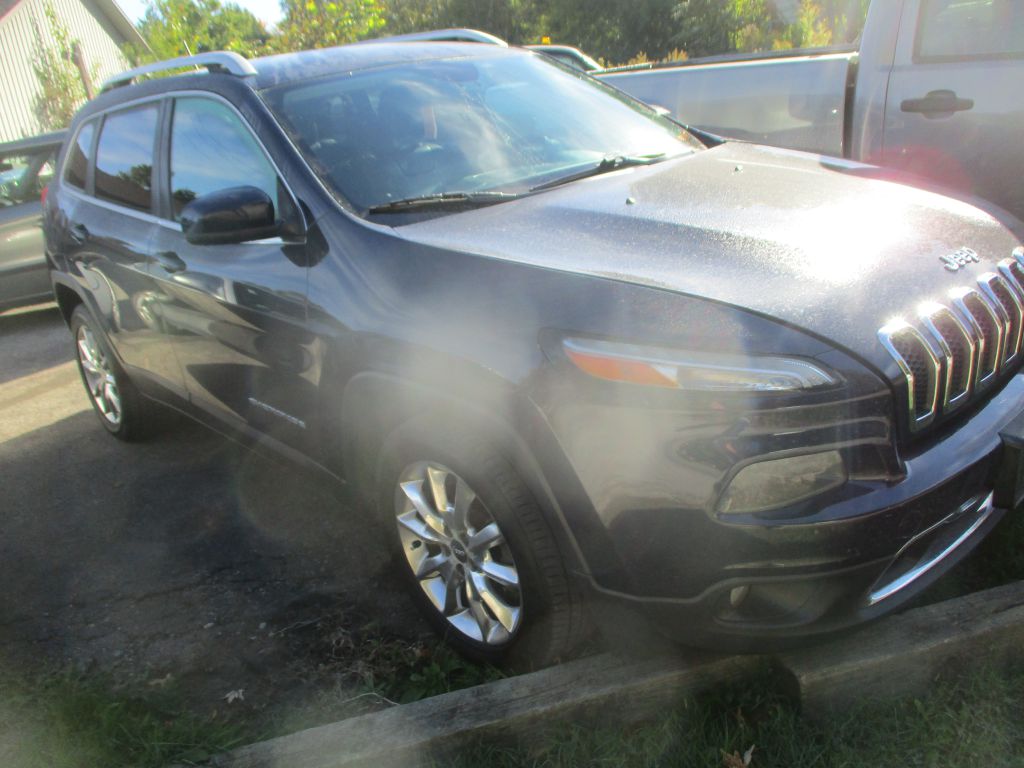 Photo 3 of this JEEP CHEROKEE