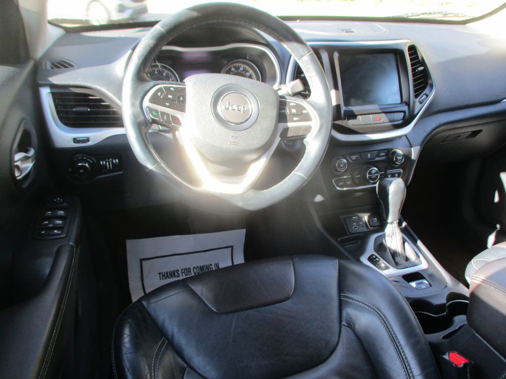 Photo 9 of this JEEP CHEROKEE