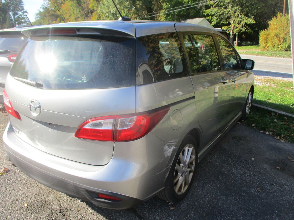 Photo 8 of this MAZDA 5