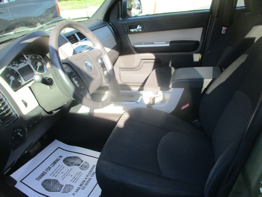 Photo 9 of this MERCURY MARINER