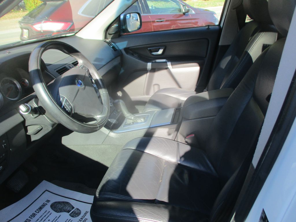 Photo 8 of this VOLVO XC90