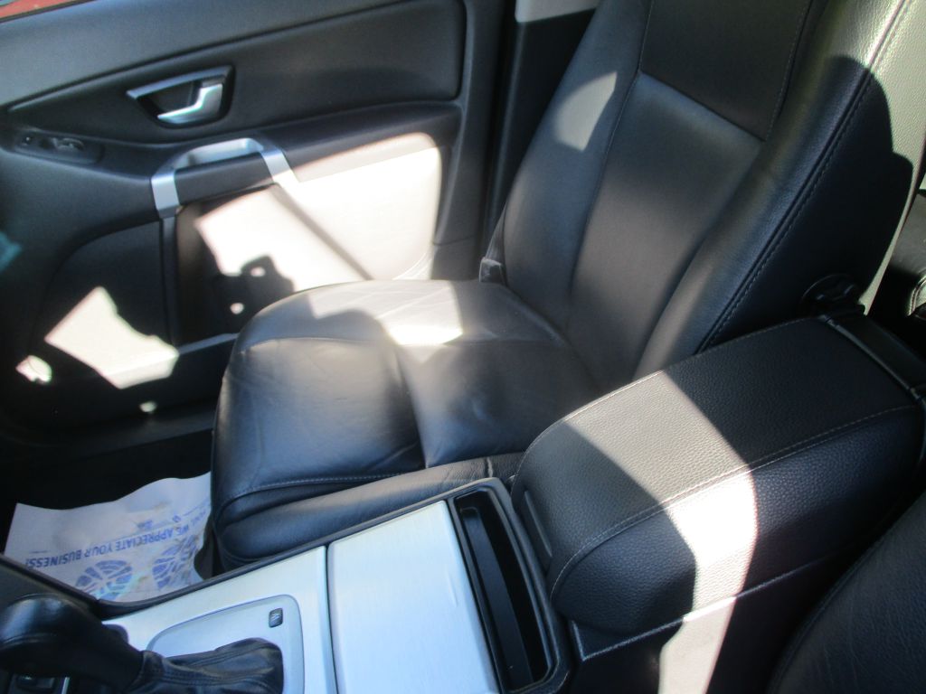 Photo 10 of this VOLVO XC90