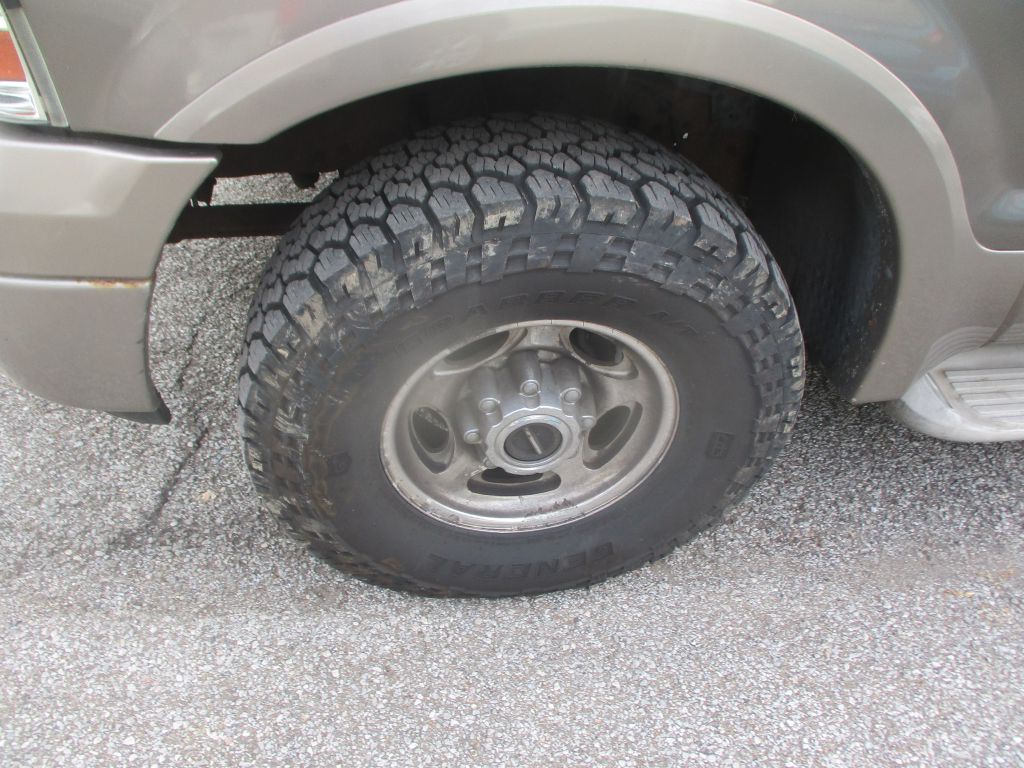 Photo 4 of this FORD EXCURSION
