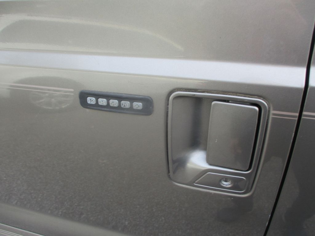 Photo 10 of this FORD EXCURSION