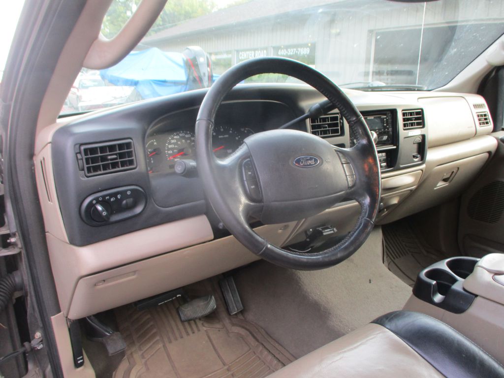 Photo 14 of this FORD EXCURSION