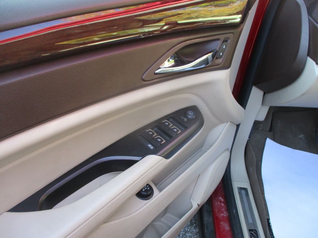 Photo 9 of this CADILLAC SRX