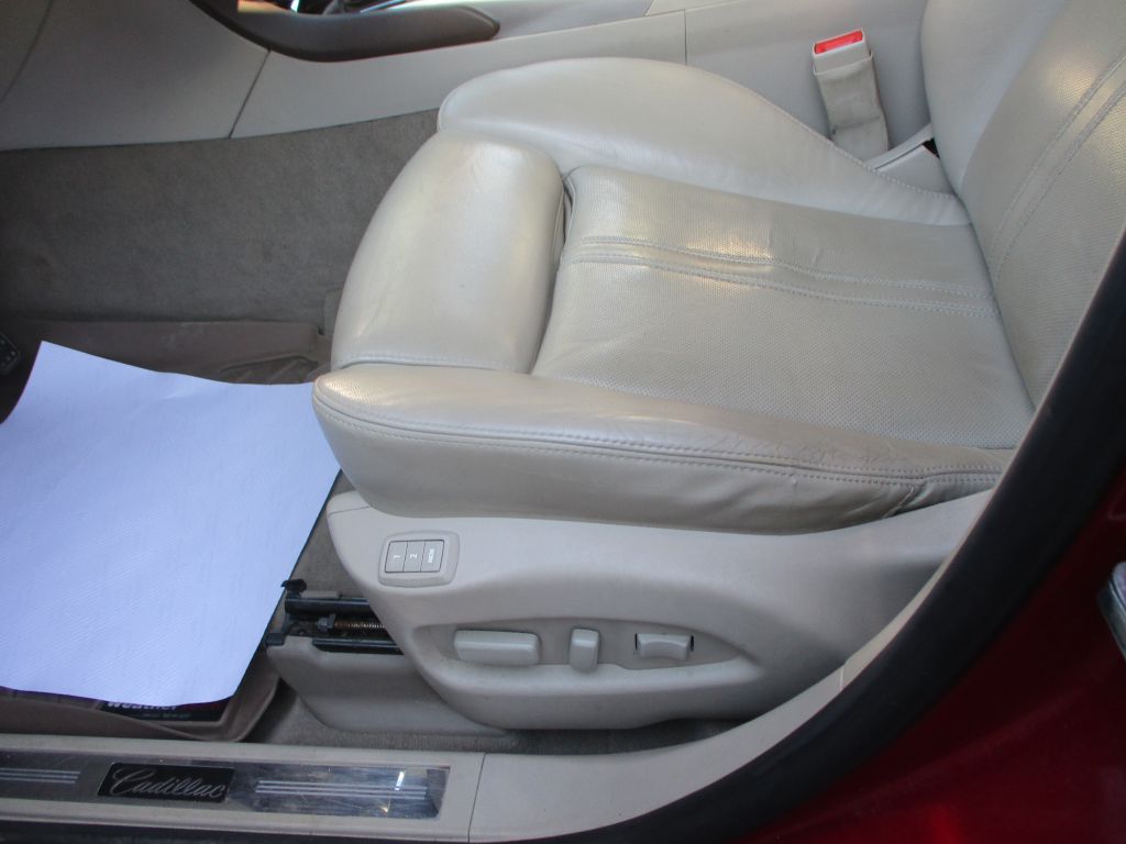 Photo 10 of this CADILLAC SRX