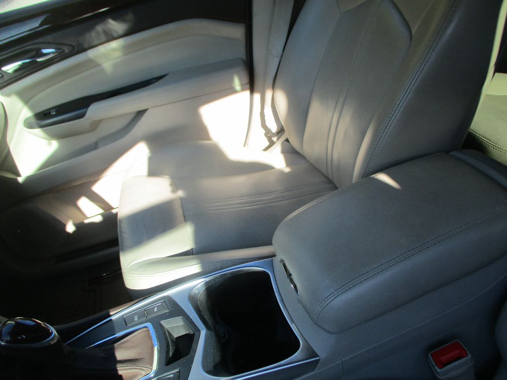 Photo 12 of this CADILLAC SRX