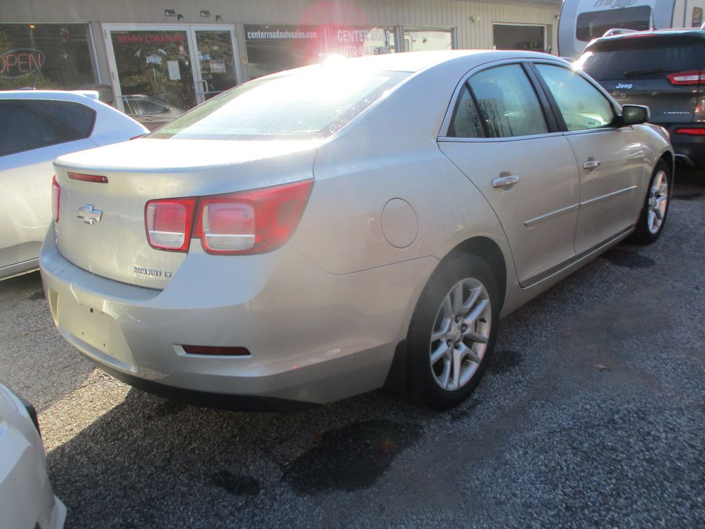 Photo 4 of this CHEVROLET MALIBU