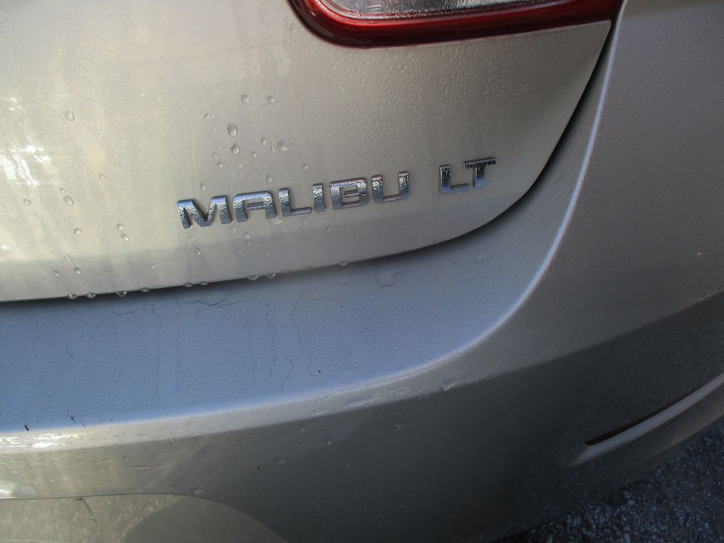 Photo 5 of this CHEVROLET MALIBU