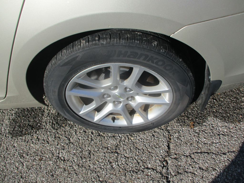 Photo 7 of this CHEVROLET MALIBU
