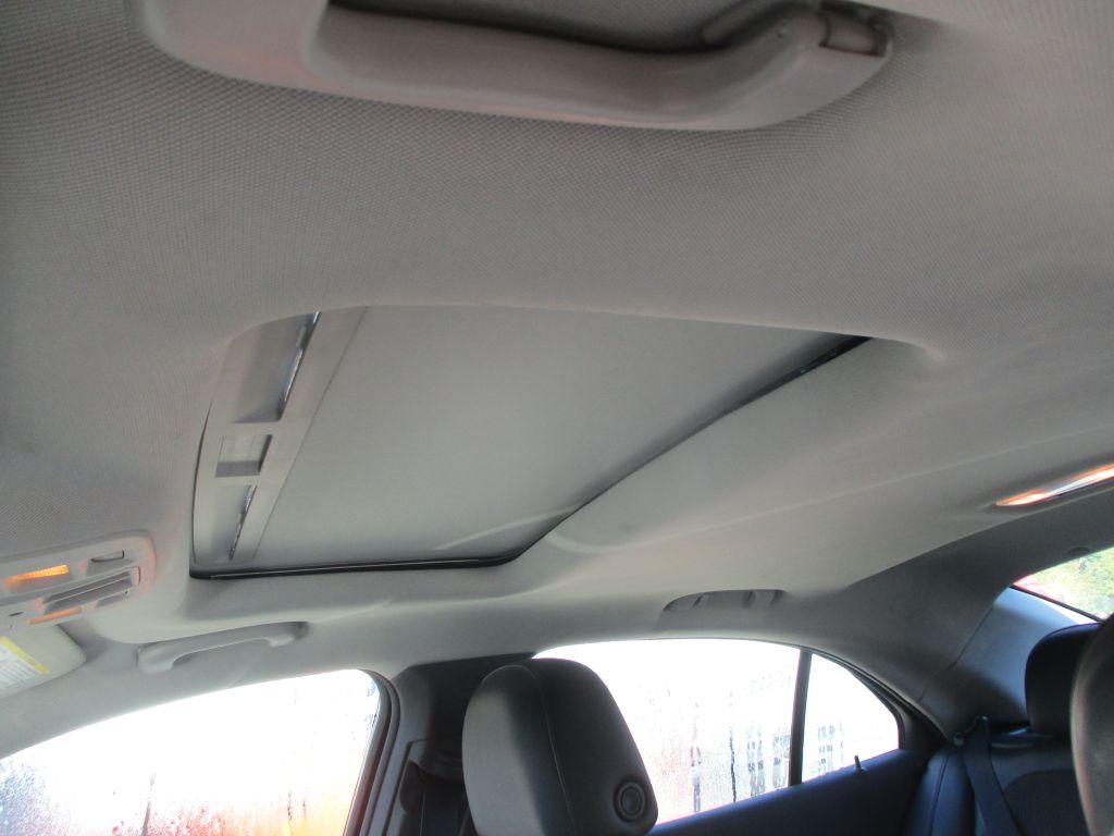 Photo 12 of this CHEVROLET MALIBU