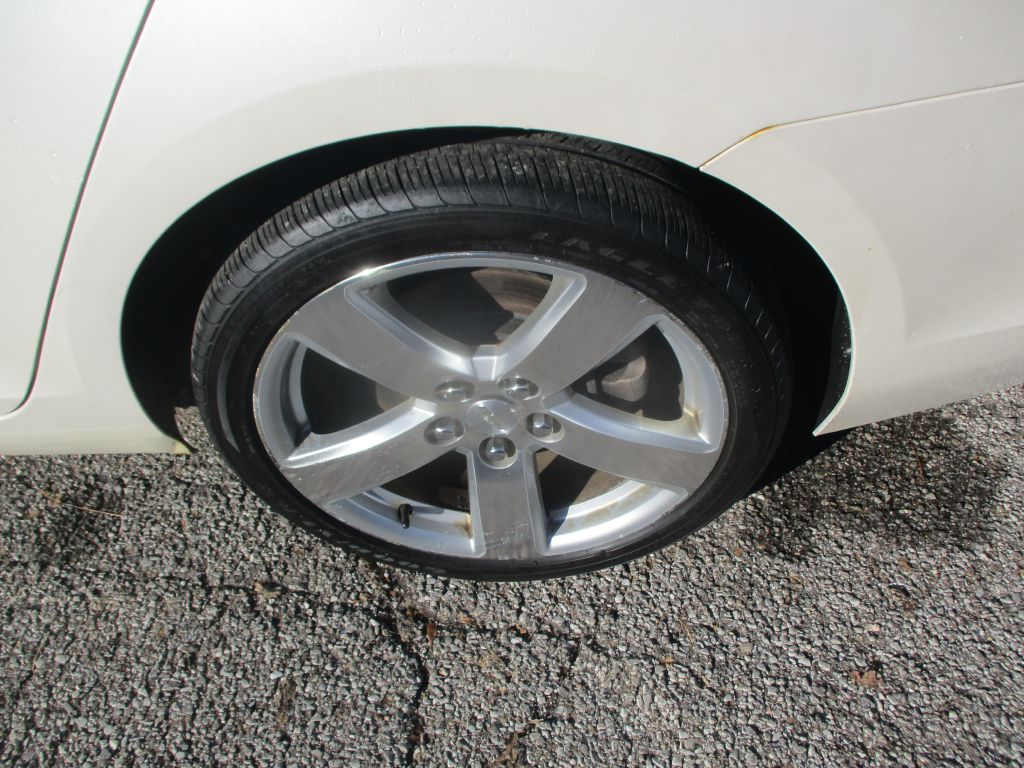 Photo 8 of this CHEVROLET MALIBU