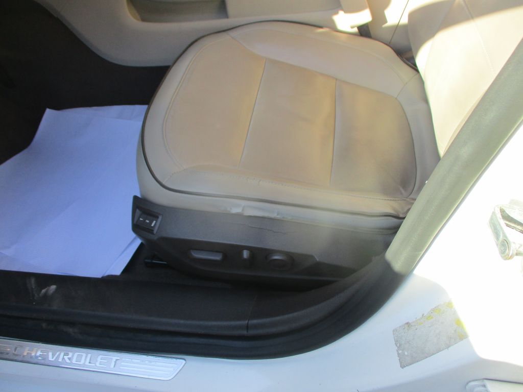 Photo 12 of this CHEVROLET MALIBU