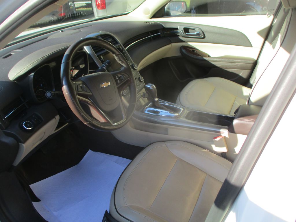 Photo 13 of this CHEVROLET MALIBU