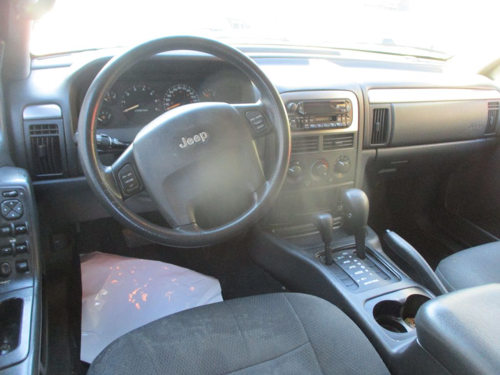 Photo 2 of this CHEVROLET TRAVERSE