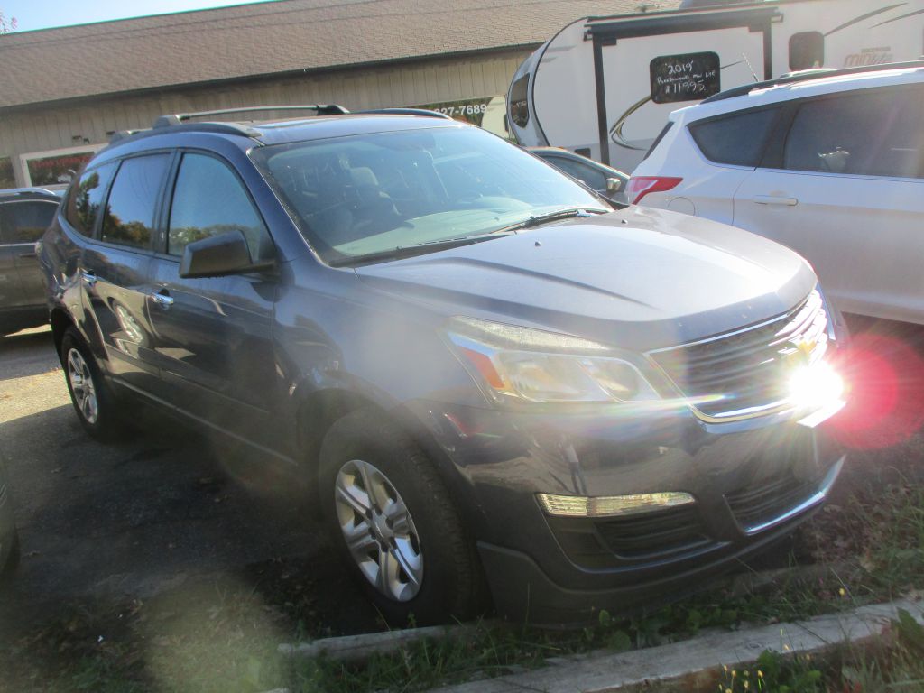 Photo 3 of this CHEVROLET TRAVERSE