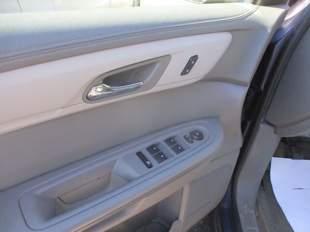Photo 12 of this CHEVROLET TRAVERSE