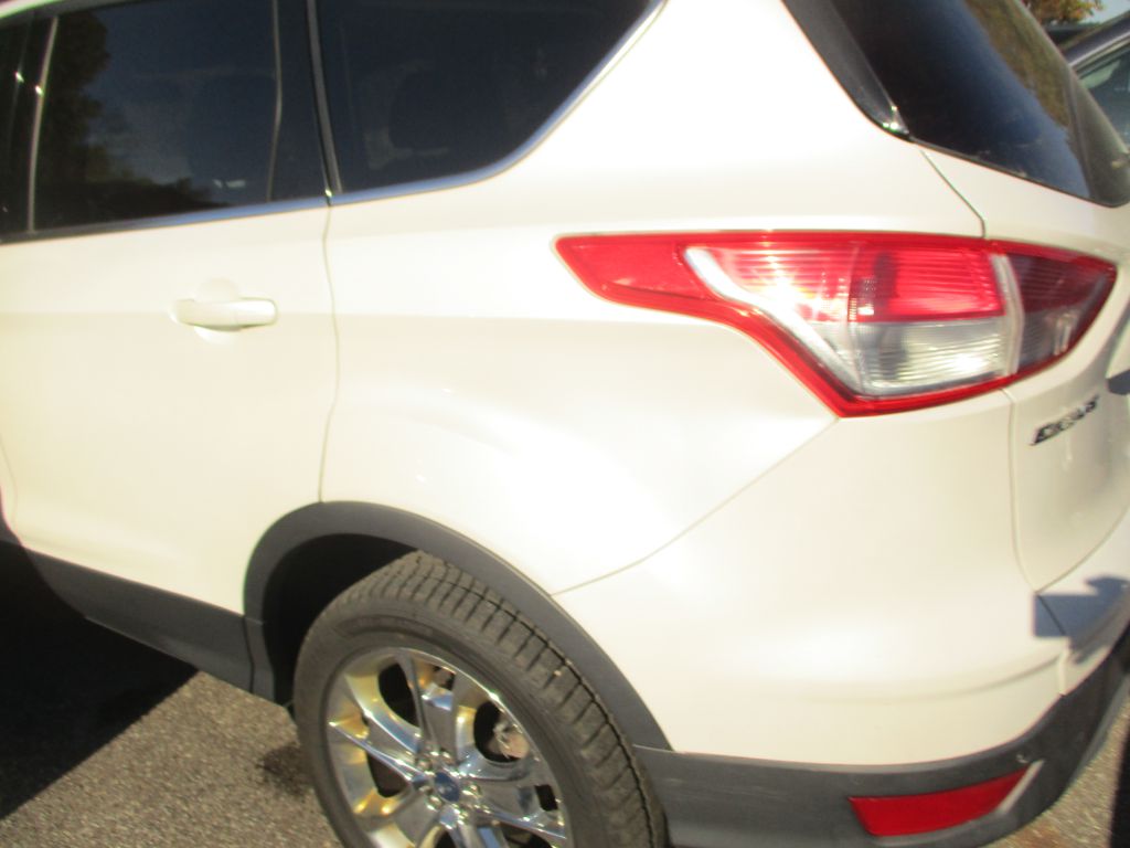 Photo 4 of this FORD ESCAPE