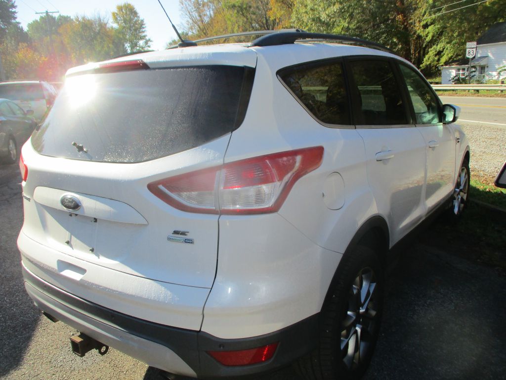 Photo 7 of this FORD ESCAPE