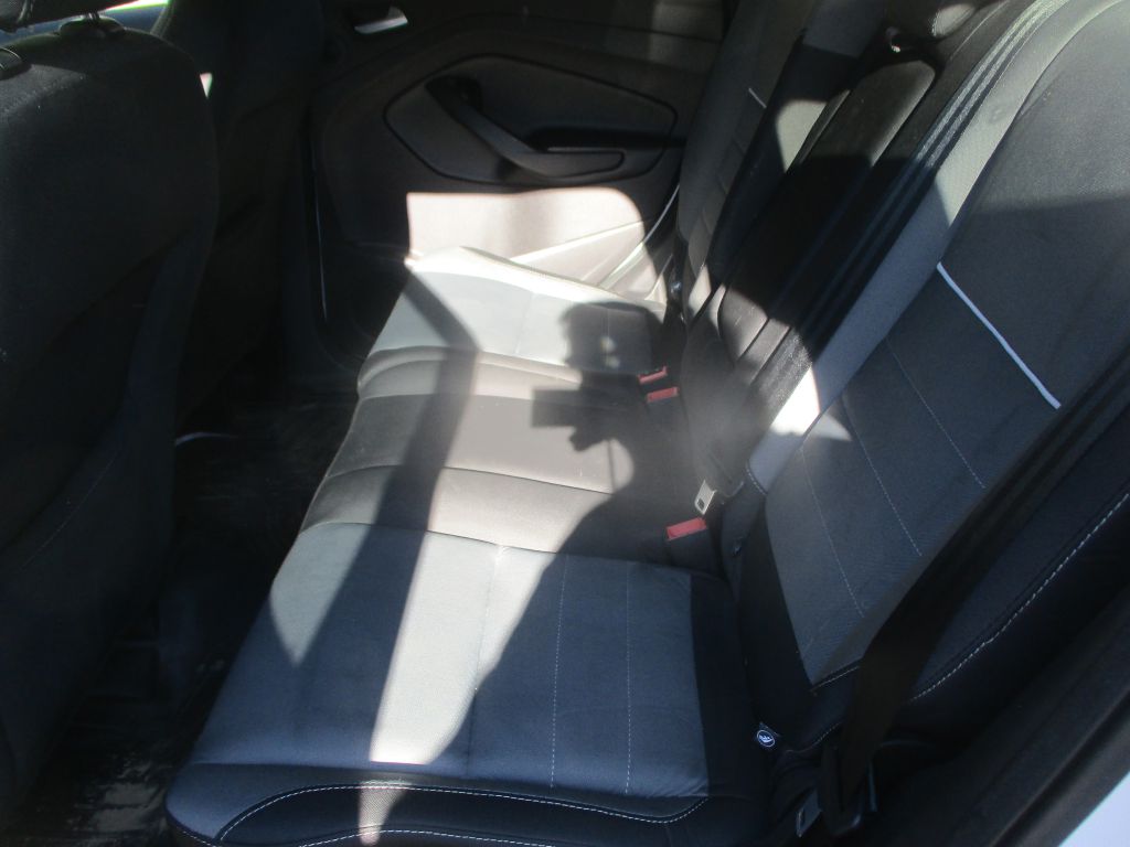 Photo 8 of this FORD ESCAPE