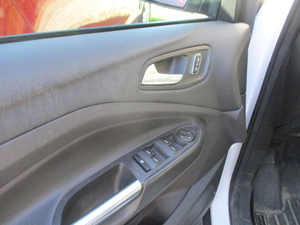 Photo 10 of this FORD ESCAPE