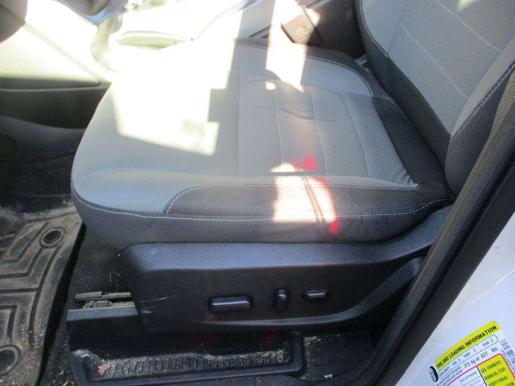 Photo 11 of this FORD ESCAPE