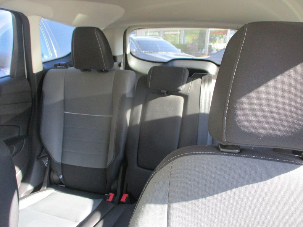 Photo 14 of this FORD ESCAPE