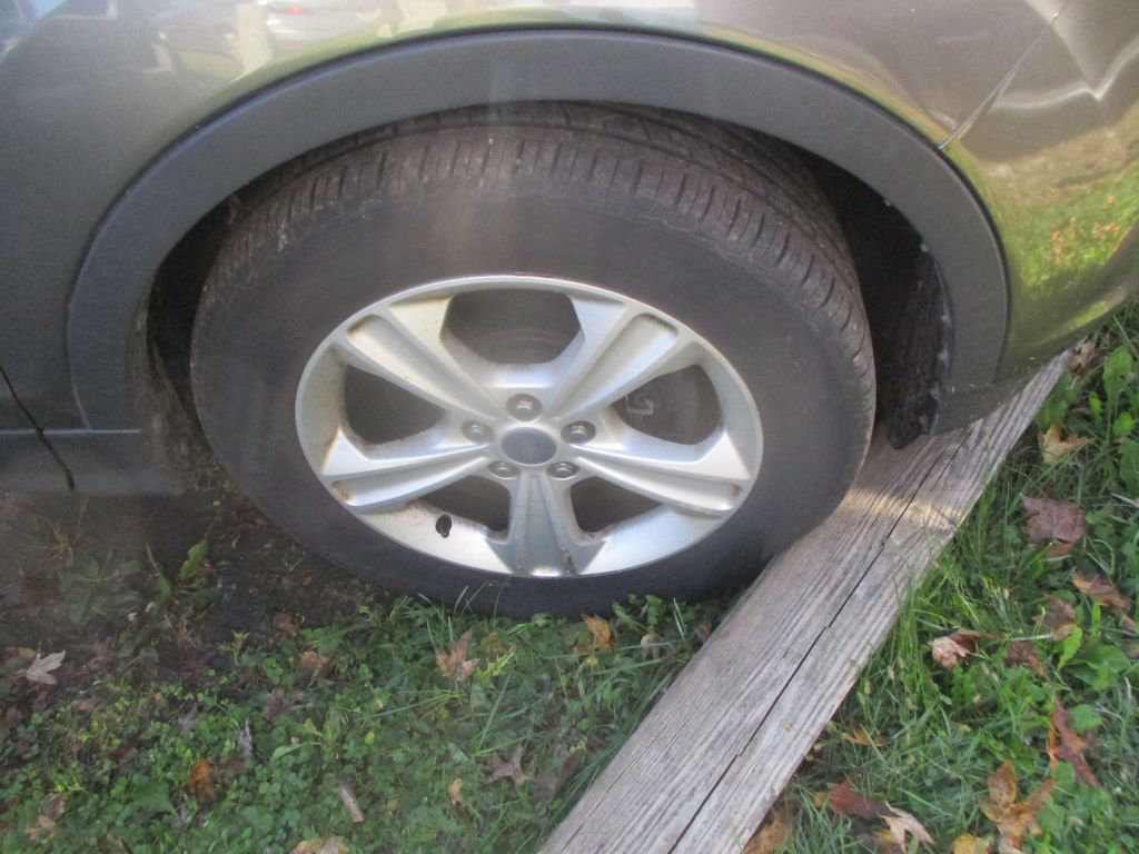 Photo 4 of this FORD ESCAPE