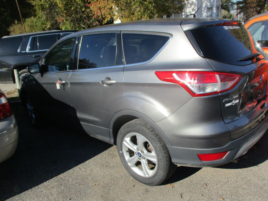 Photo 7 of this FORD ESCAPE