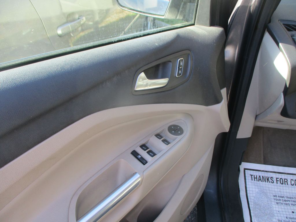 Photo 11 of this FORD ESCAPE