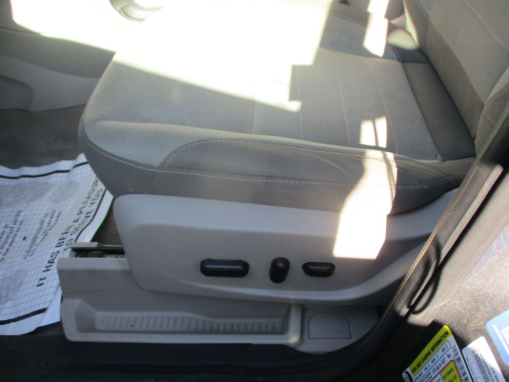 Photo 12 of this FORD ESCAPE