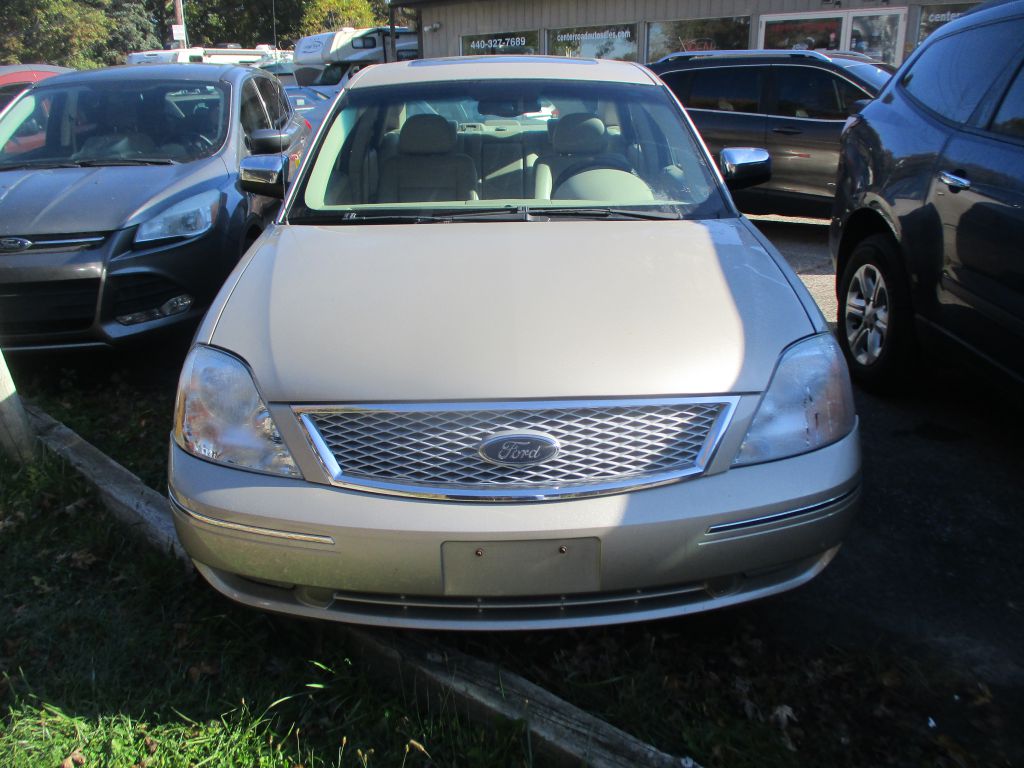 Photo 3 of this FORD FIVE HUNDRED