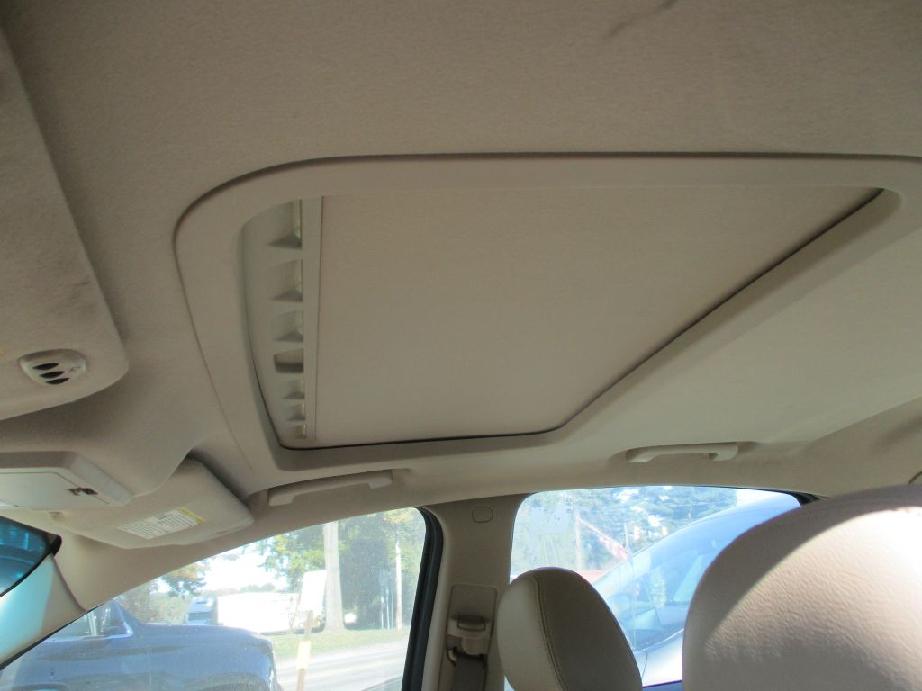 Photo 16 of this FORD FIVE HUNDRED