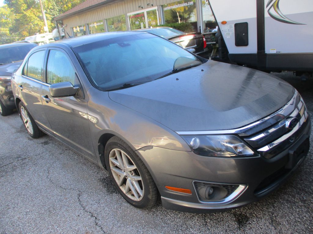 Photo 2 of this FORD FUSION
